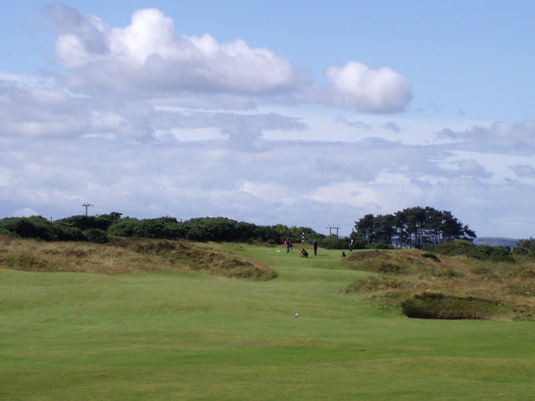 Approach to the par four sixth (looking back from the seventh fairway).